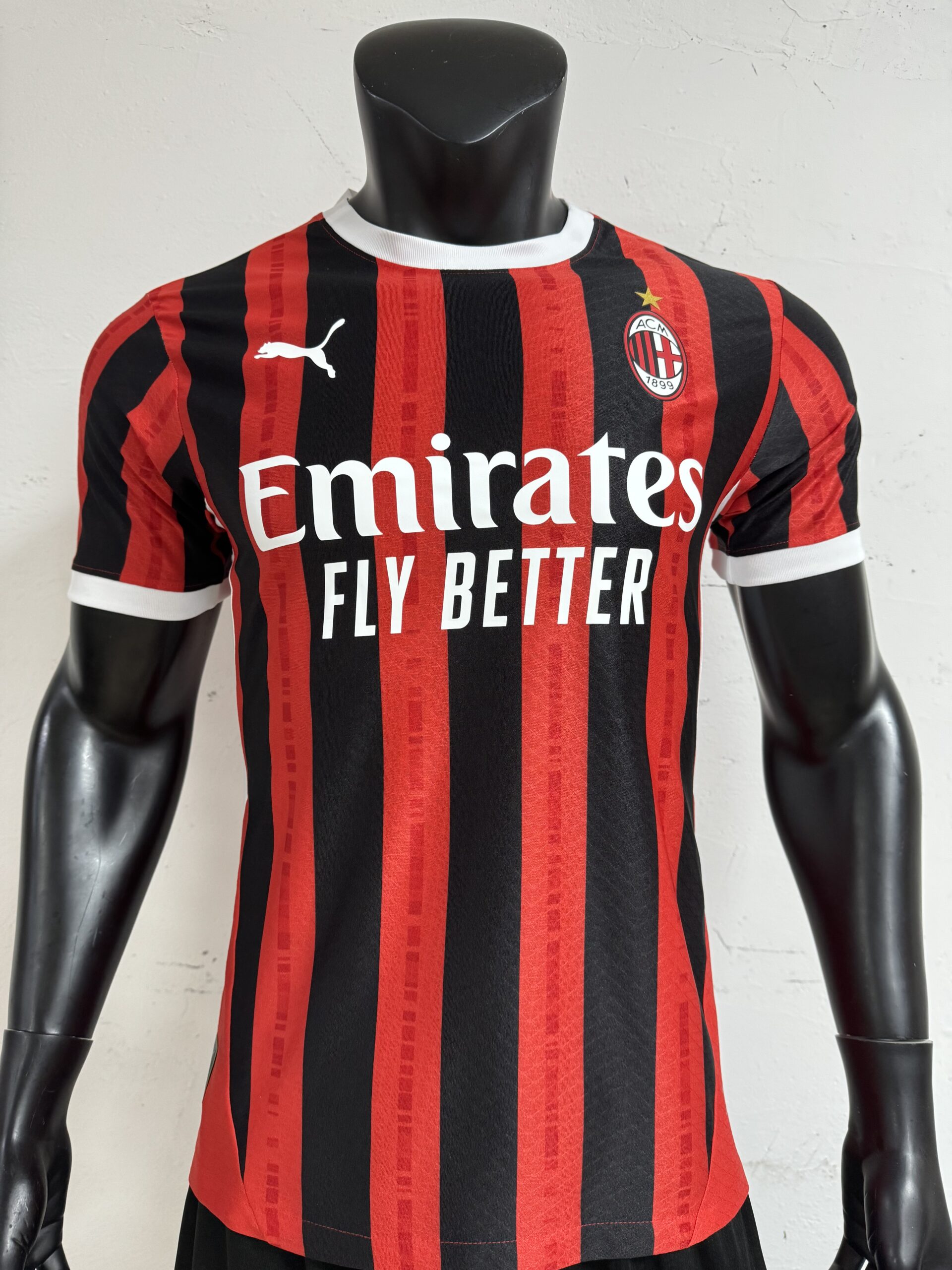 CAMISETA VERSION PLAYER AC MILAN 24/25