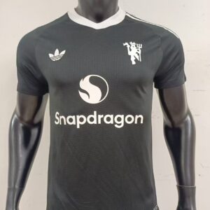 CAMISETA MANCHESTERUNITEDNEGRA 25 PLAYER