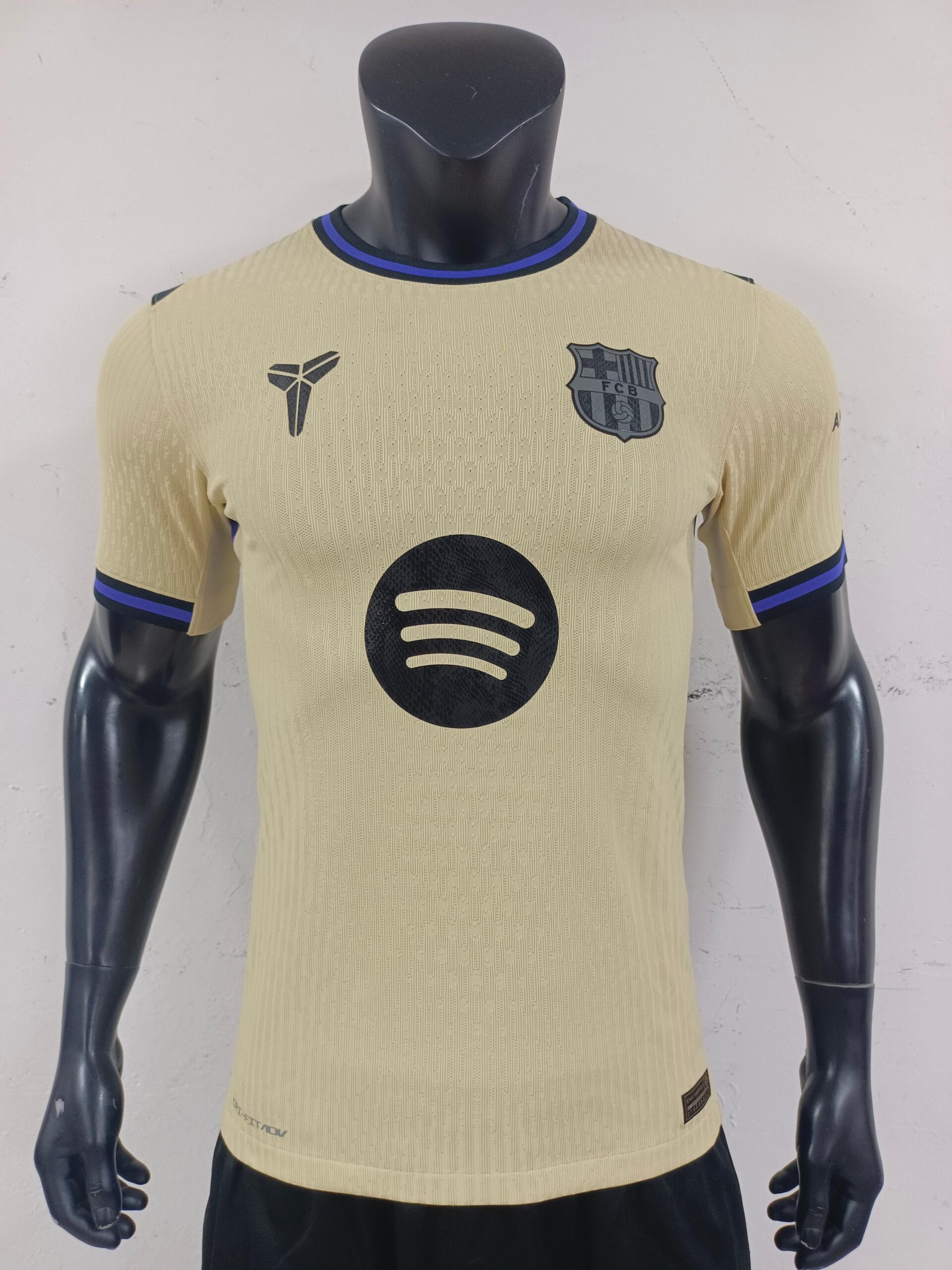 CAMISETA BARCELONA BEIGE VISITANTE 2025