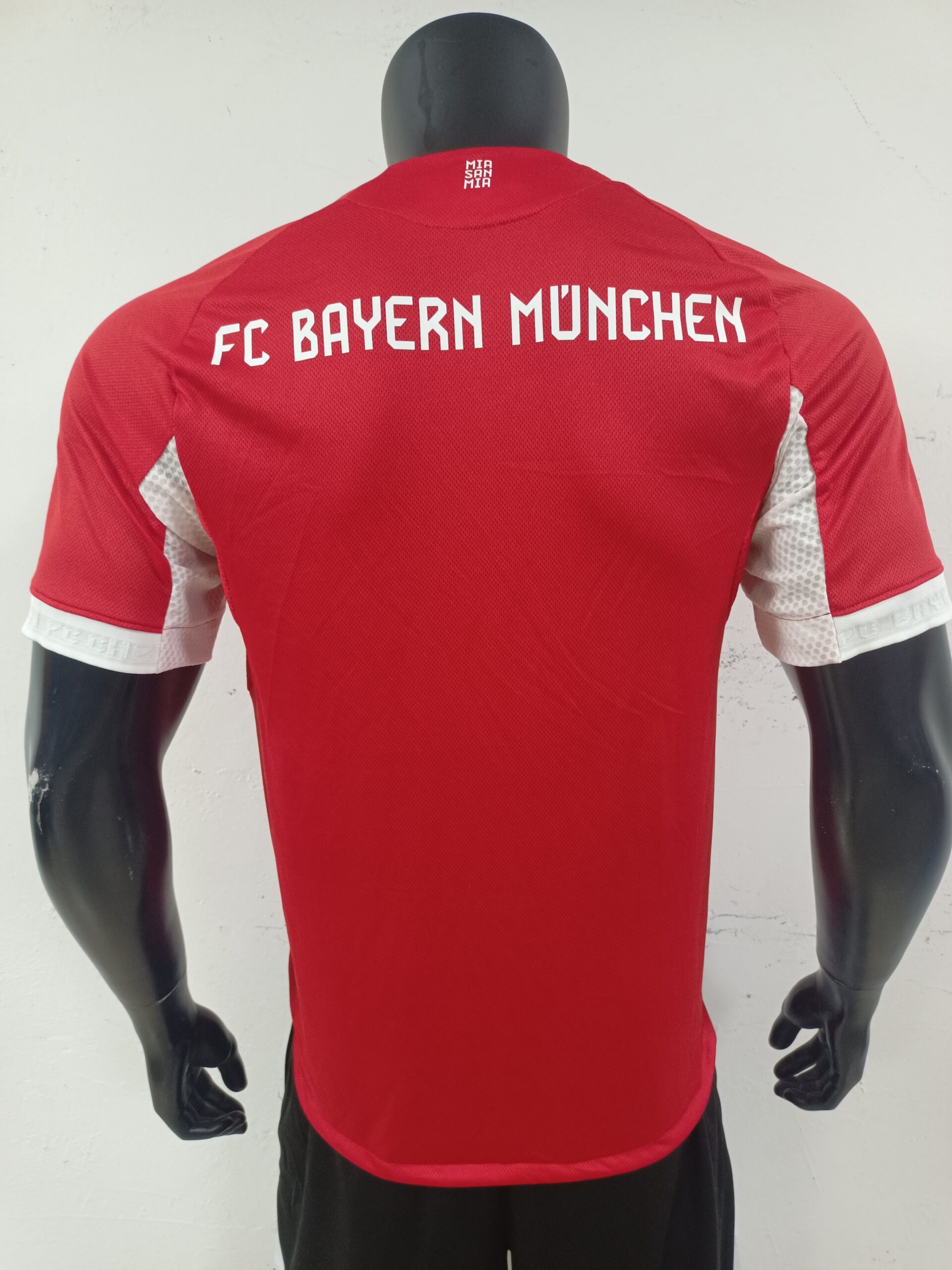 CAMISETA BAYERN MUNICH PLAYER ROJA 25/26 - Imagen 4