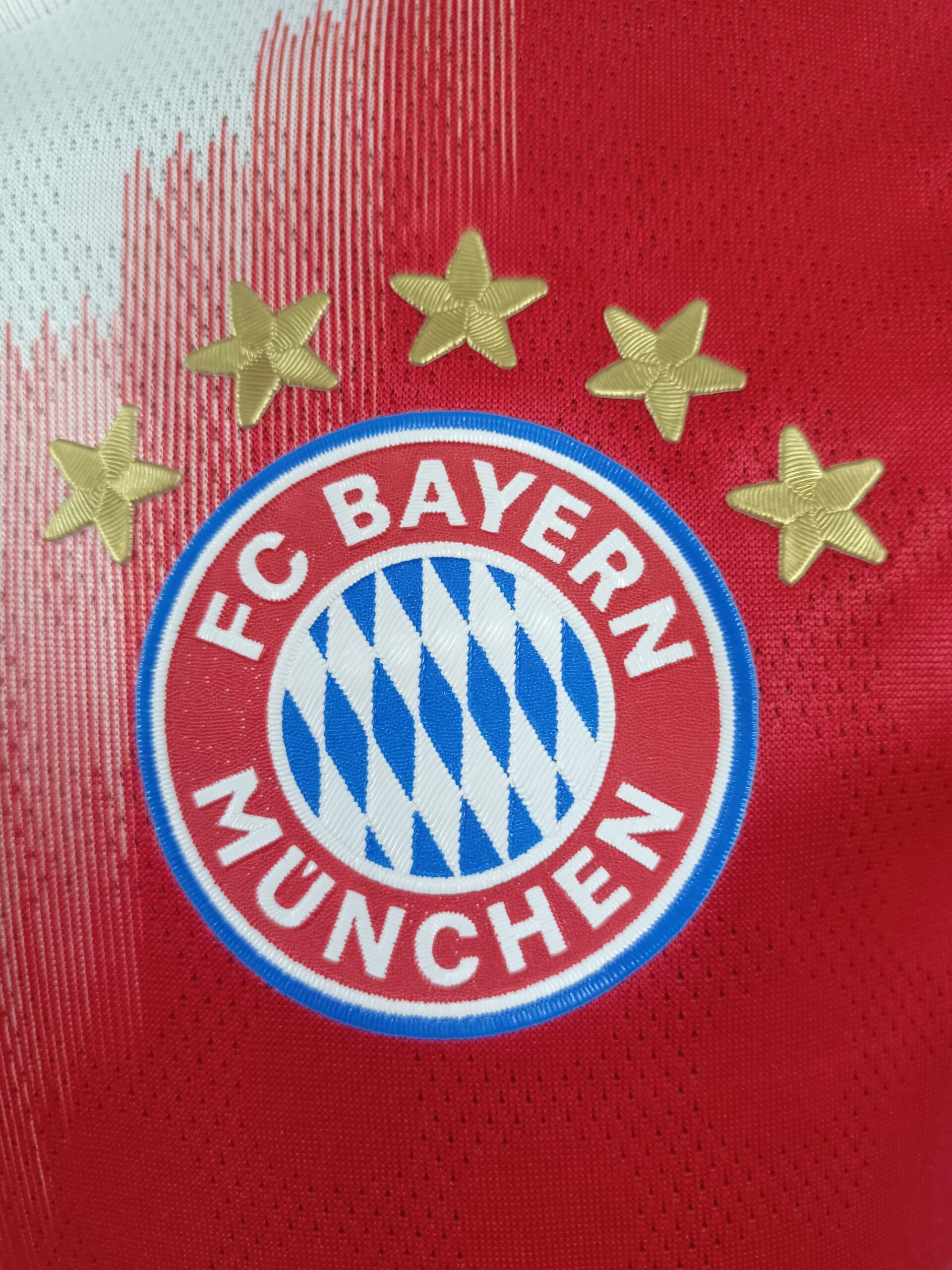 CAMISETA BAYERN MUNICH PLAYER ROJA 25/26 - Imagen 3