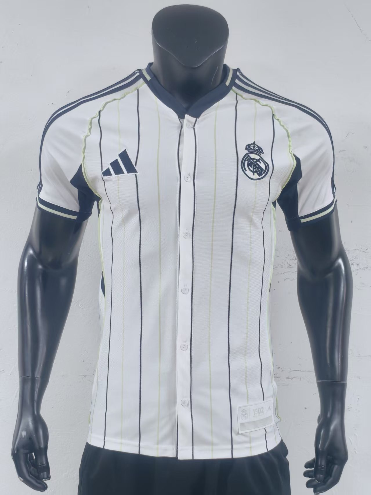 CAMISETA REAL MADRID EDICIÓN BEISBOLERA