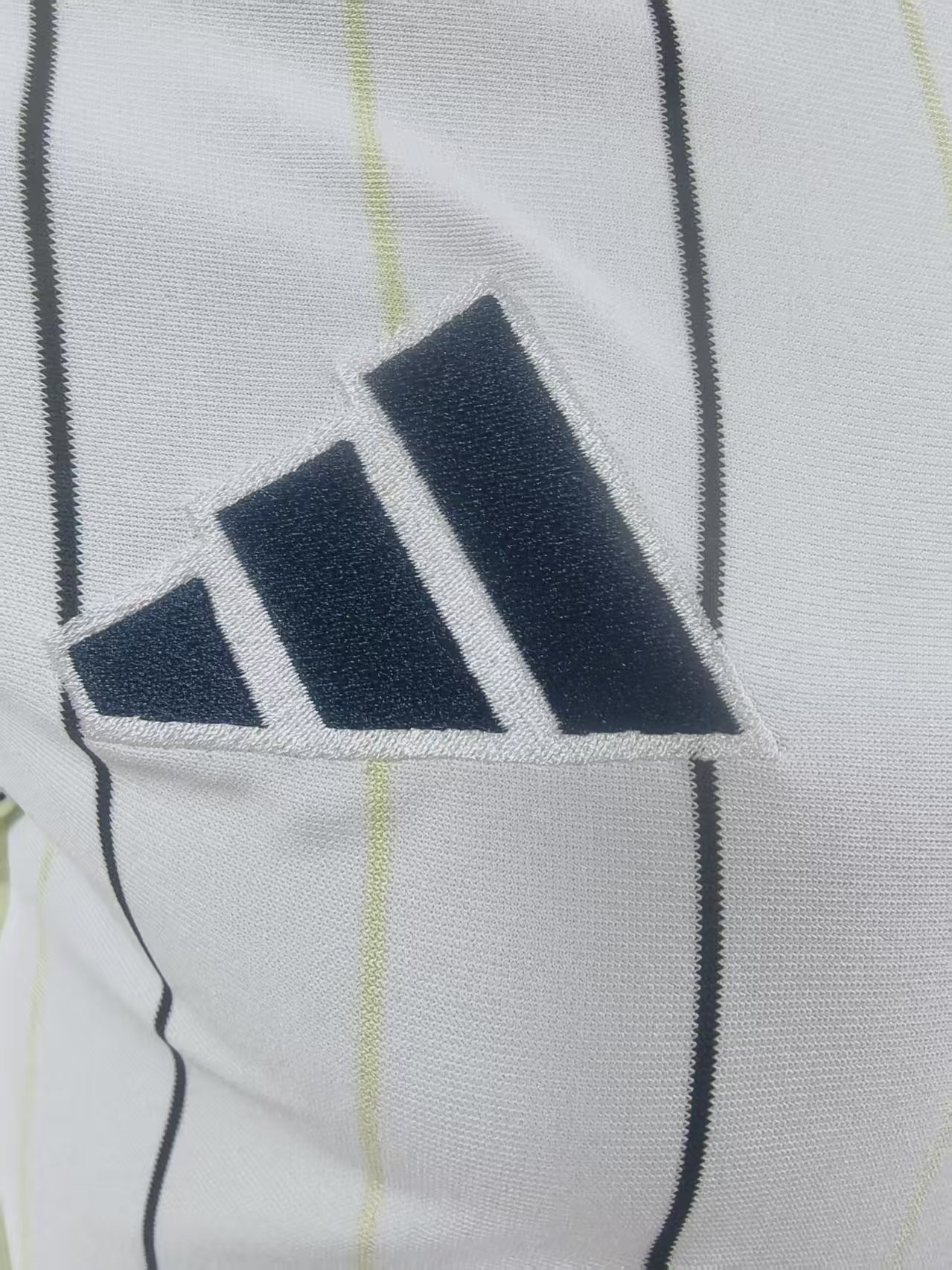 CAMISETA REAL MADRID EDICIÓN BEISBOLERA - Imagen 4