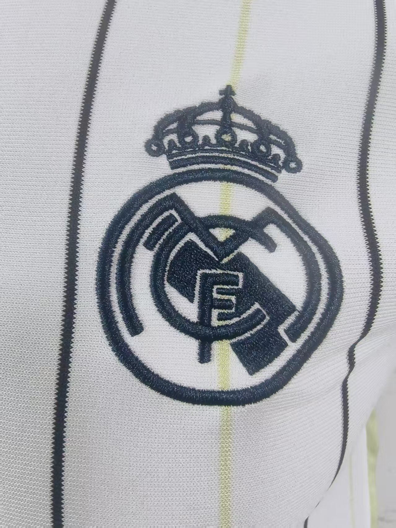 CAMISETA REAL MADRID EDICIÓN BEISBOLERA - Imagen 3