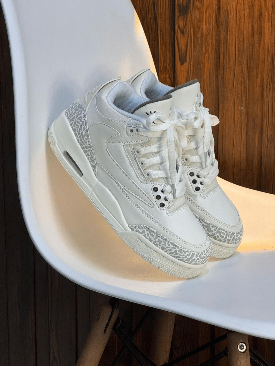 Tenis Jordan Air R3 Travis Caballero - Imagen 4