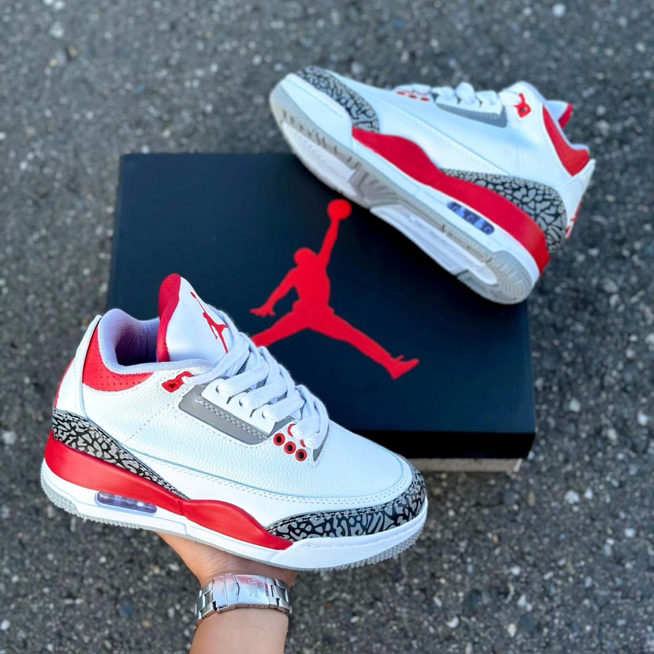 Botas Jordan Retro 3 Blanco Rojo